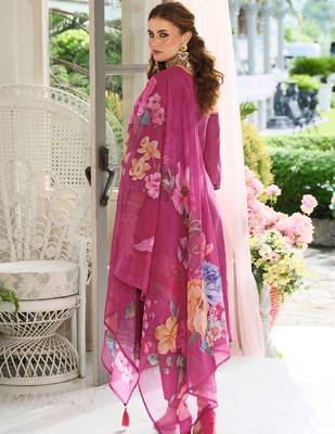 Women Floral Embroidered Regular Thread Work Kurta with Trousers & With Dupatta 4