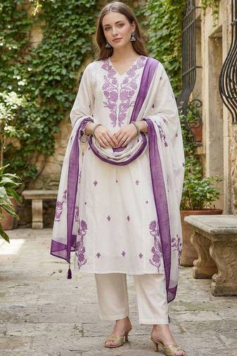 Women Floral Embroidered Regular Thread Work Kurta with Trousers & With Dupatta