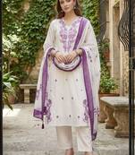 Women Floral Embroidered Regular Thread Work Kurta with Trousers & With Dupatta