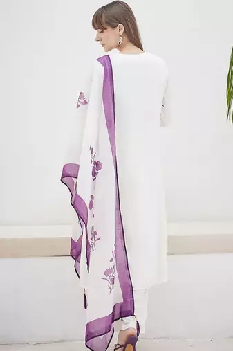 Women Floral Embroidered Regular Thread Work Kurta with Trousers & With Dupatta