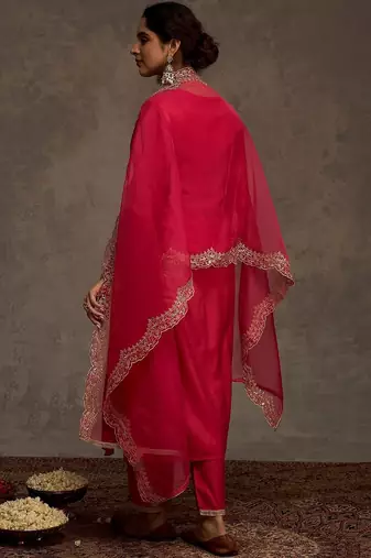Women Ethnic Motifs Embroidered Regular Thread Work Liva Kurta with Trousers & With Dupatta