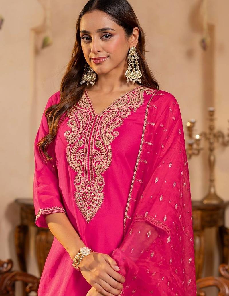 Women Ethnic Motifs Embroidered Regular Liva Kurta with Trousers & With Dupatta