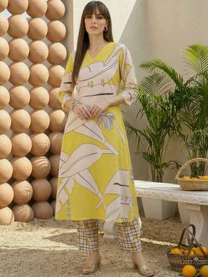 Women Printed Regular Pure Cotton Kurta with Trousers 1
