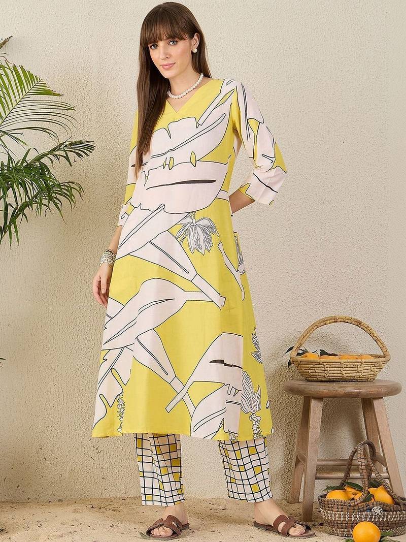 Women Printed Regular Pure Cotton Kurta with Trousers