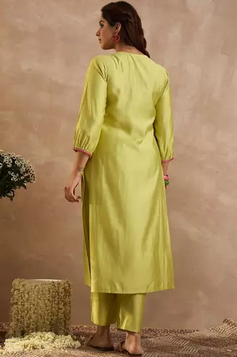 Women Ethnic Motifs Embroidered Regular Thread Work Liva Kurta with Trousers