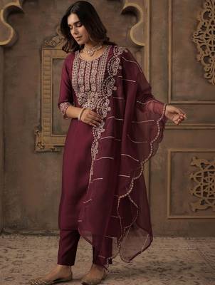 Women Ethnic Motifs Embroidered Regular Thread Work Liva Kurta with Trousers & With Dupatta 4