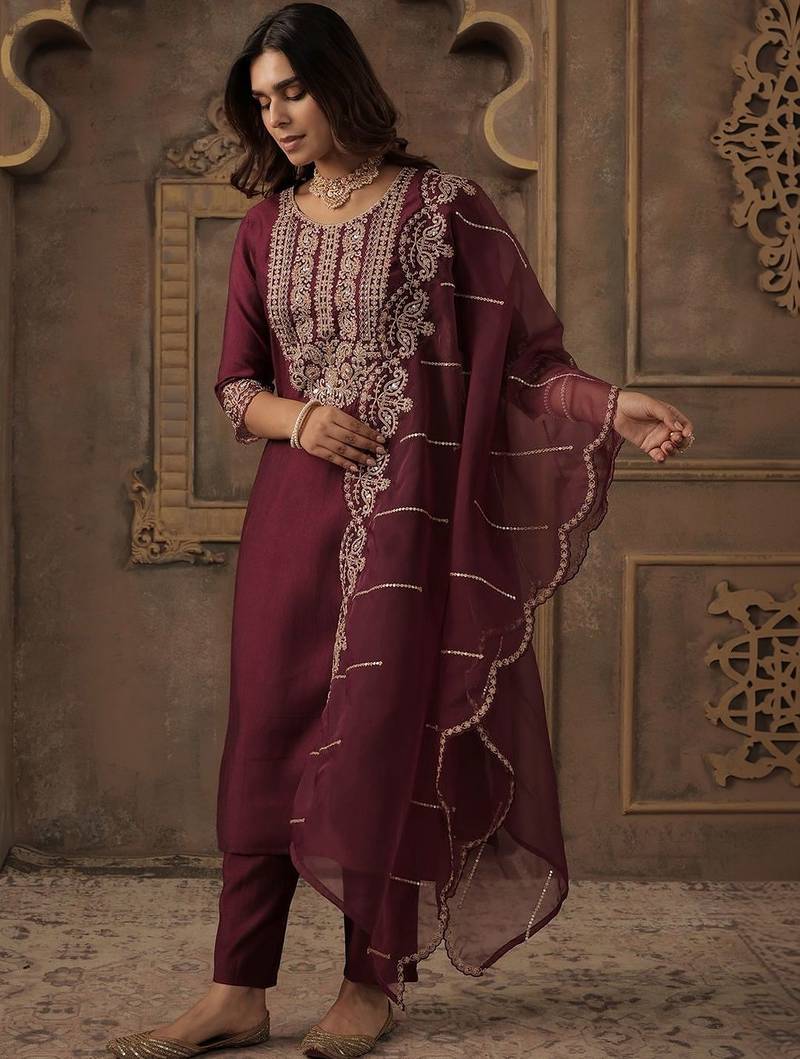 Women Ethnic Motifs Embroidered Regular Thread Work Liva Kurta with Trousers & With Dupatta