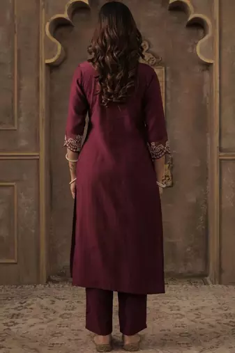 Women Ethnic Motifs Embroidered Regular Thread Work Liva Kurta with Trousers & With Dupatta