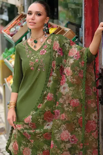 Women Floral Embroidered Regular Thread Work Liva Kurta with Trousers & With Dupatta