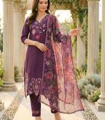 Women Floral Embroidered Regular Thread Work Liva Kurta with Trousers & With Dupatta