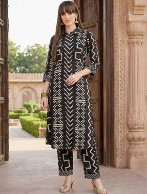 Women Printed Regular Pure Cotton Kurta with Trousers 1