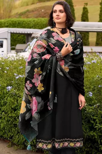 Women Floral Embroidered Regular Thread Work Pure Cotton Kurta with Trousers & With Dupatta