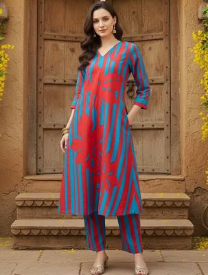 Women Printed Regular Pure Cotton Kurta with Trousers 1