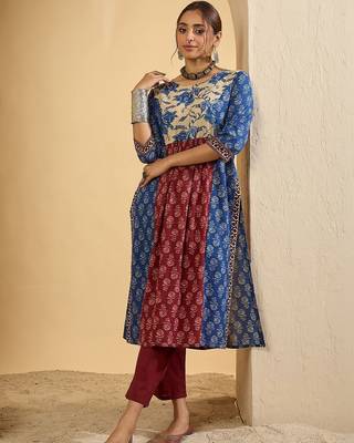 Women Floral Printed Panelled Pure Cotton Kurta with Trousers 5