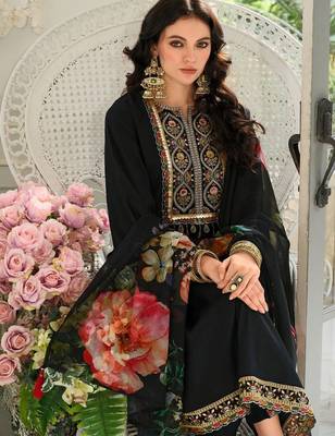Women Floral Embroidered Regular Thread Work Kurta with Trousers & With Dupatta 3