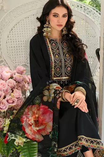 Women Floral Embroidered Regular Thread Work Kurta with Trousers & With Dupatta