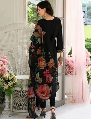 Women Floral Embroidered Regular Thread Work Kurta with Trousers & With Dupatta 4