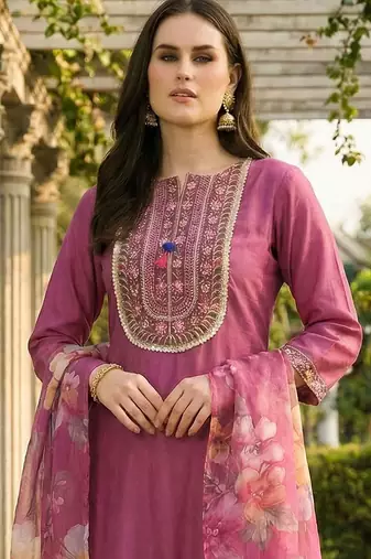 Women Floral Embroidered Regular Thread Work Kurta with Trousers & With Dupatta