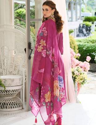 Women Floral Embroidered Regular Thread Work Kurta with Trousers & With Dupatta 4
