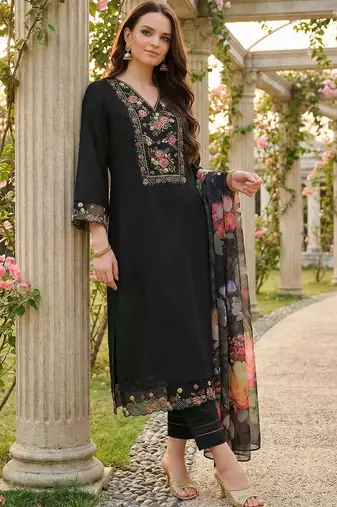 Women Floral Embroidered Regular Thread Work Liva Kurta with Trousers & With Dupatta