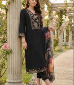Women Floral Embroidered Regular Thread Work Liva Kurta with Trousers & With Dupatta