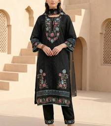 Women Floral Embroidered Regular Thread Work Kurta with Trousers & With Dupatta