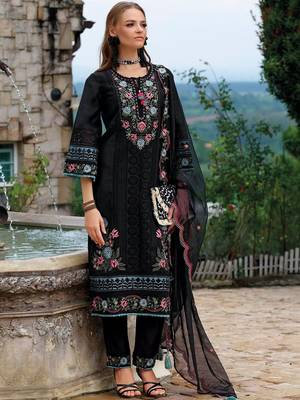 Women Floral Embroidered Regular Thread Work Kurta with Trousers & With Dupatta 6