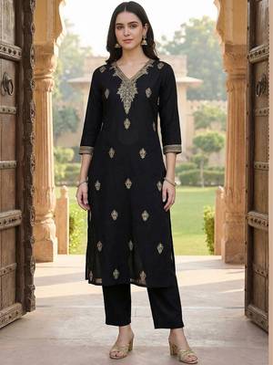 Women Ethnic Motifs Embroidered Thread Work Silk Kurta with Trousers 1