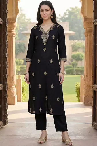 Women Ethnic Motifs Embroidered Thread Work Silk Kurta with Trousers