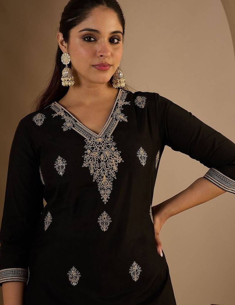 Women Ethnic Motifs Embroidered Thread Work Silk Kurta with Trousers