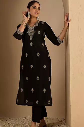 Women Ethnic Motifs Embroidered Thread Work Silk Kurta with Trousers