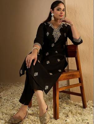 Women Ethnic Motifs Embroidered Thread Work Silk Kurta with Trousers 5