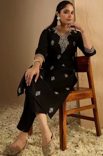 Women Ethnic Motifs Embroidered Thread Work Silk Kurta with Trousers