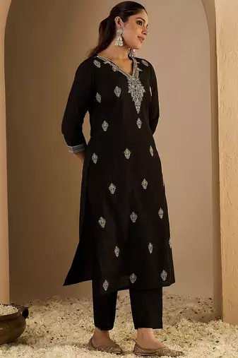 Women Ethnic Motifs Embroidered Thread Work Silk Kurta with Trousers