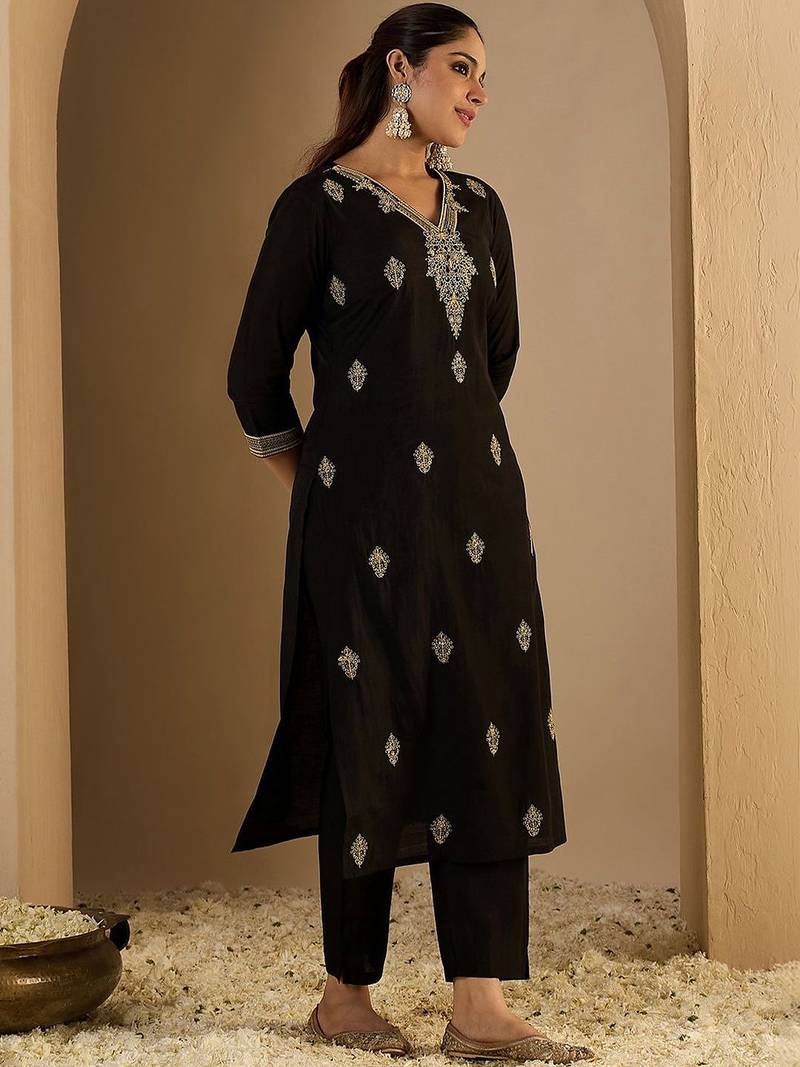 Women Ethnic Motifs Embroidered Thread Work Silk Kurta with Trousers