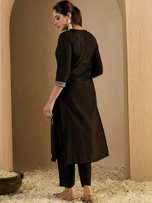 Women Ethnic Motifs Embroidered Thread Work Silk Kurta with Trousers 7