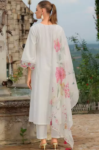 Women Floral Embroidered Regular Thread Work Kurta with Trousers & With Dupatta
