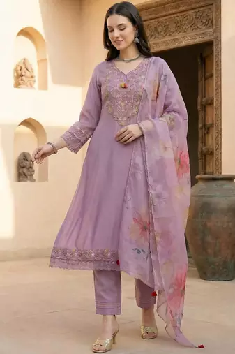 Women Floral Embroidered Regular Thread Work Kurta with Trousers & With Dupatta