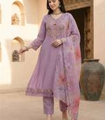 Women Floral Embroidered Regular Thread Work Kurta with Trousers & With Dupatta