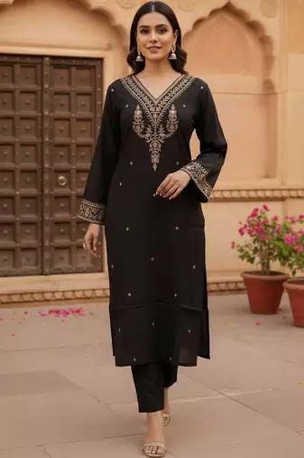 Women Ethnic Motifs Embroidered Regular Thread Work Liva Kurta with Trousers