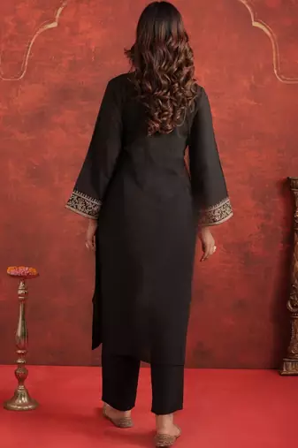 Women Ethnic Motifs Embroidered Regular Thread Work Liva Kurta with Trousers