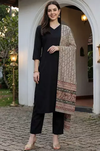 Women Ethnic Motifs Regular Kurta with Trousers & With Dupatta