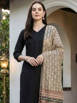 Women Ethnic Motifs Regular Kurta with Trousers & With Dupatta 2