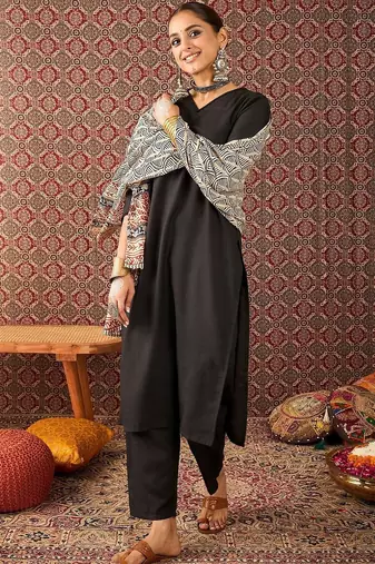 Women Ethnic Motifs Regular Kurta with Trousers & With Dupatta