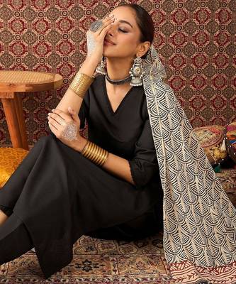 Women Ethnic Motifs Regular Kurta with Trousers & With Dupatta 5