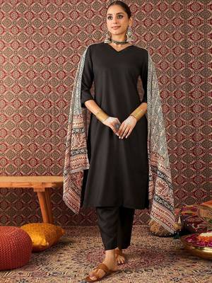 Women Ethnic Motifs Regular Kurta with Trousers & With Dupatta 7