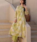 Women Floral Printed Pleated Pure Cotton Kurta with Trousers