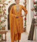Women Floral Printed Regular Kurta with Trousers & With Dupatta