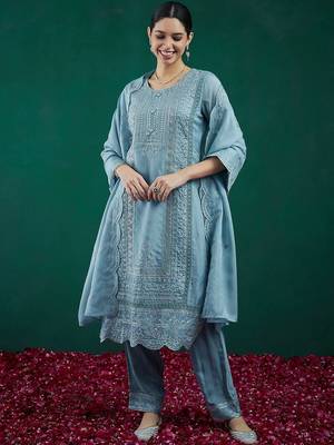 Women Ethnic Motifs Embroidered Thread Work Kurta with Trousers & With Dupatta 1