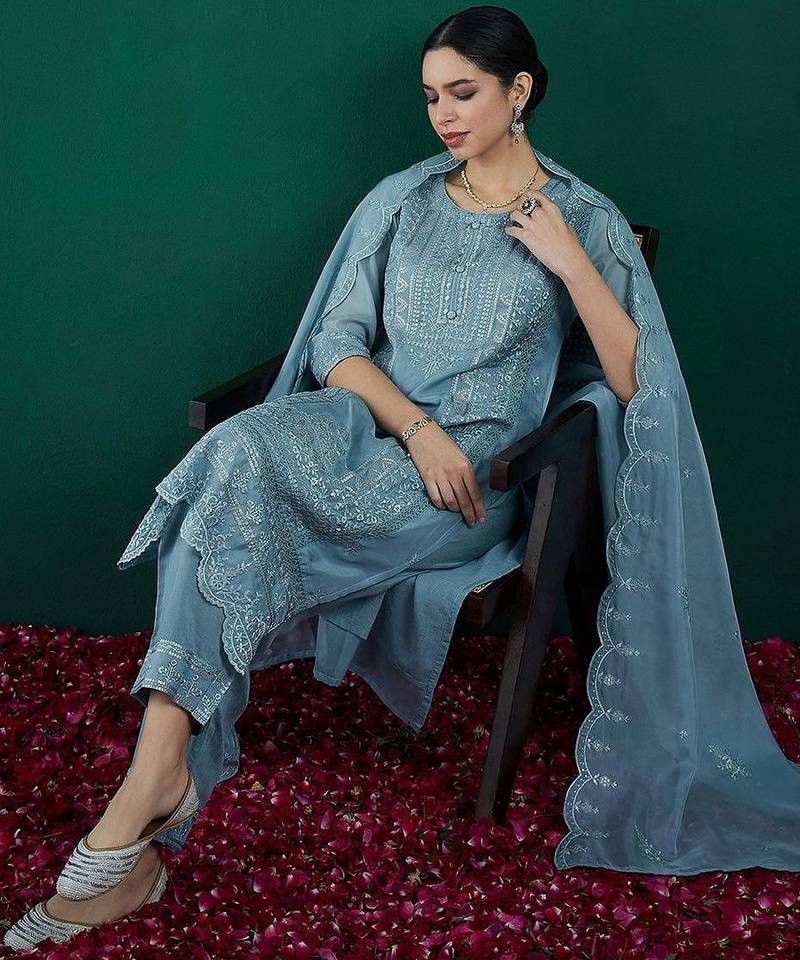 Women Ethnic Motifs Embroidered Thread Work Kurta with Trousers & With Dupatta